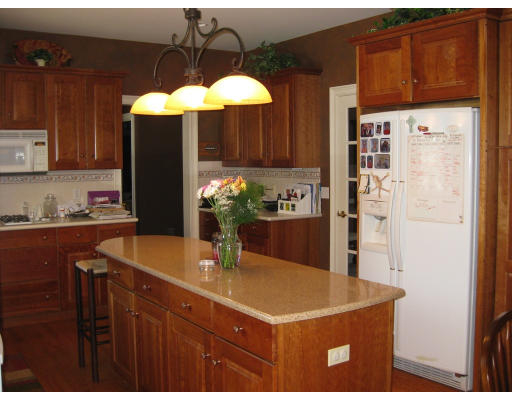 3 Rob's Way South Deerfield, MA 01373 - Photo 5 of 17 Gallery Image 5