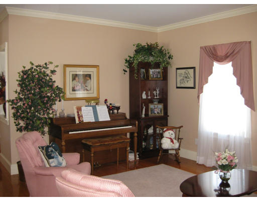3 Rob's Way South Deerfield, MA 01373 - Photo 8 of 17 Gallery Image 8