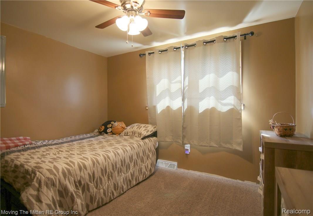 43221 Fret Road Belleville, MI 48111 - Photo 18 of 34 jFret Rd Bedroom 2.jpg