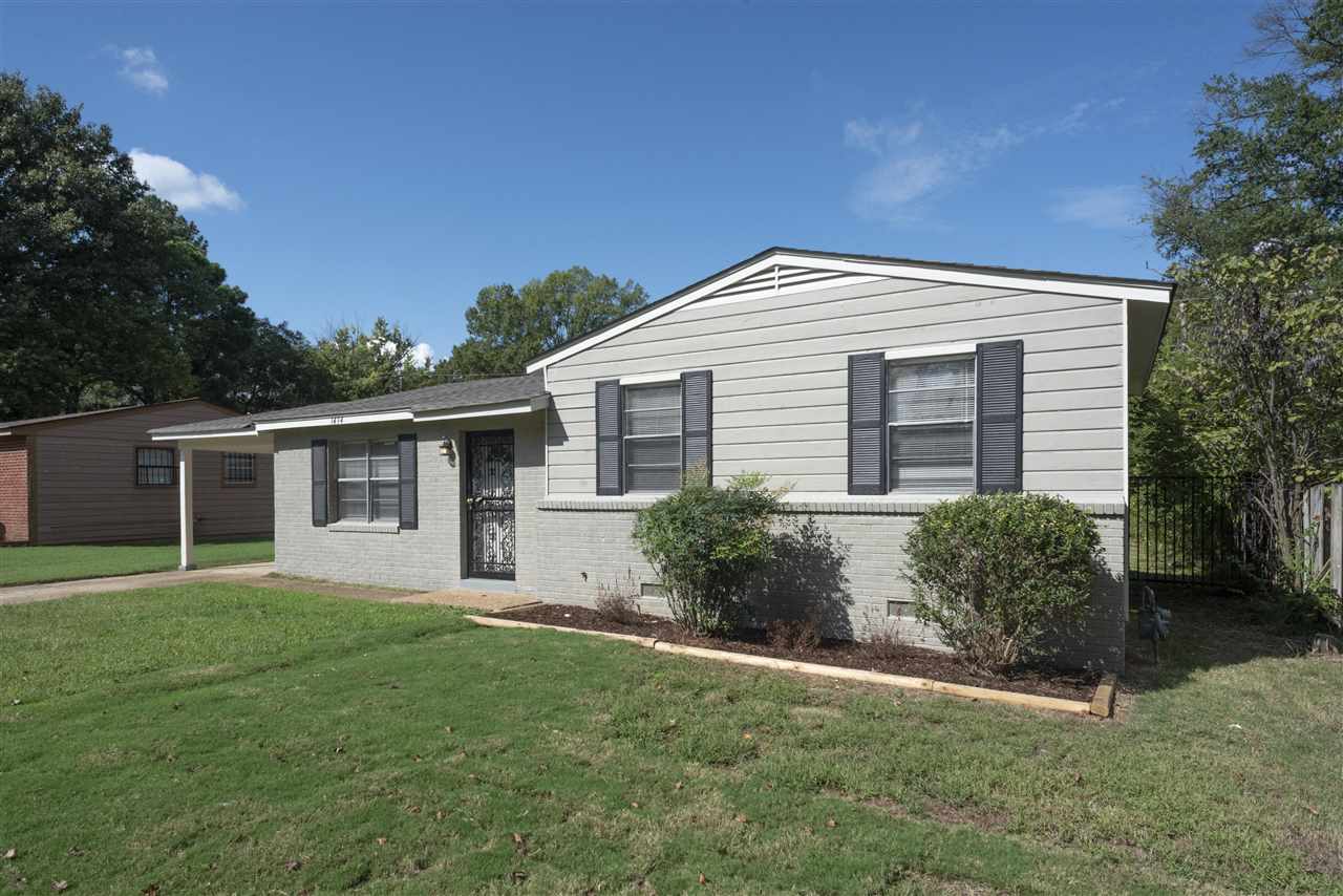 1494 Winfield Road Memphis, TN 38116 - Photo 19 of 20 a front view of house with yard and green space