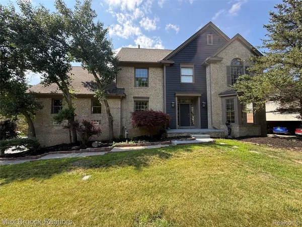 $749,000 | 3382 Long Meadow Court, West Bloomfield, MI 48324