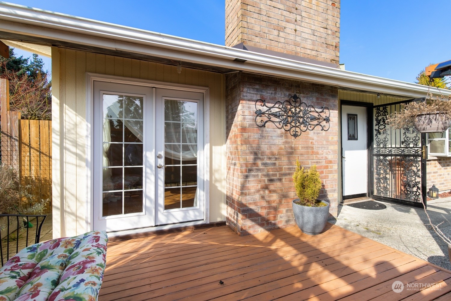 5214 West Highland Road Everett, WA 98203 - Photo 28 of 36 a view of front door and wooden floor
