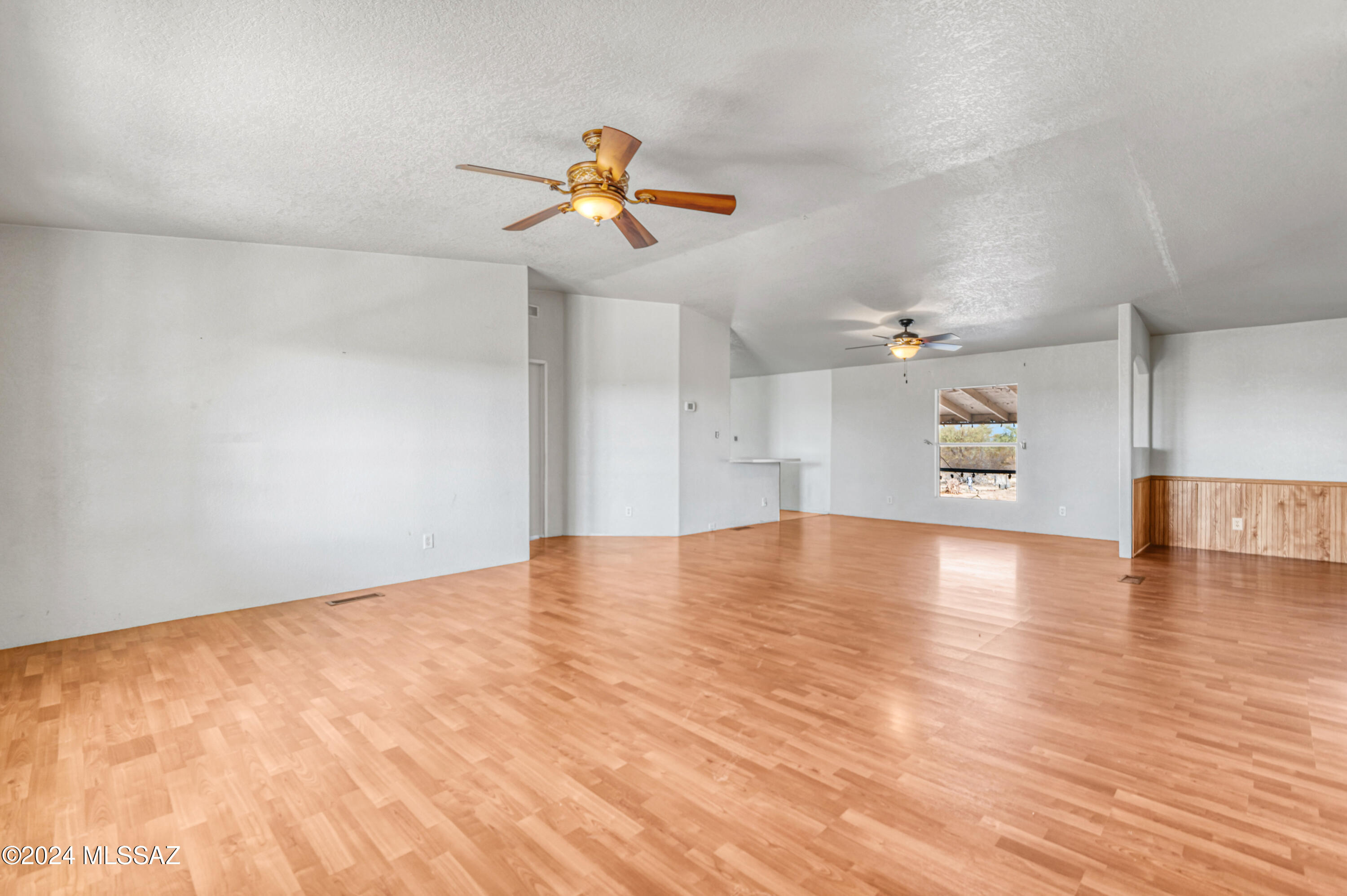 15950 Gold Bell Road Marana, AZ 85653 - Photo 8 of 42 Gallery Image 8