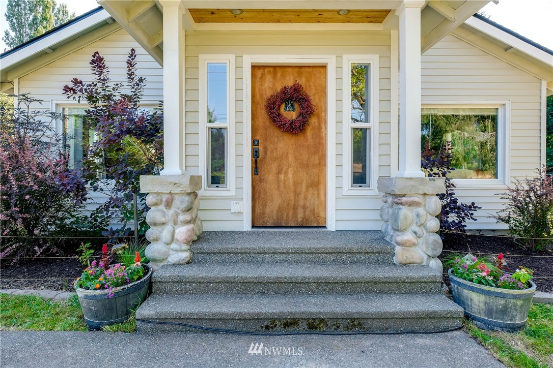 14113 Madrona Road Southwest Port Orchard, WA 98367 - Photo 5 of 40 Gallery Image 5