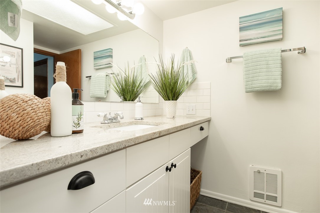 3200 West Commodore Way, Unit 109 Seattle, WA 98199 - Photo 11 of 18 Gallery Image 11