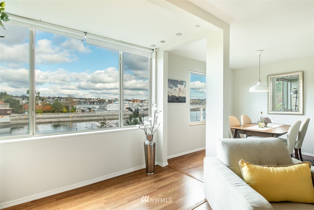 3200 West Commodore Way, Unit 109 Seattle, WA 98199 - Photo 3 of 18 Gallery Image 3