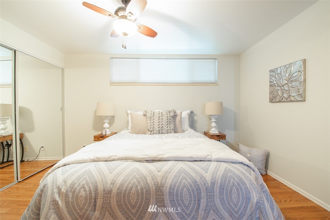 3200 West Commodore Way, Unit 109 Seattle, WA 98199 - Photo 9 of 18 Gallery Image 9