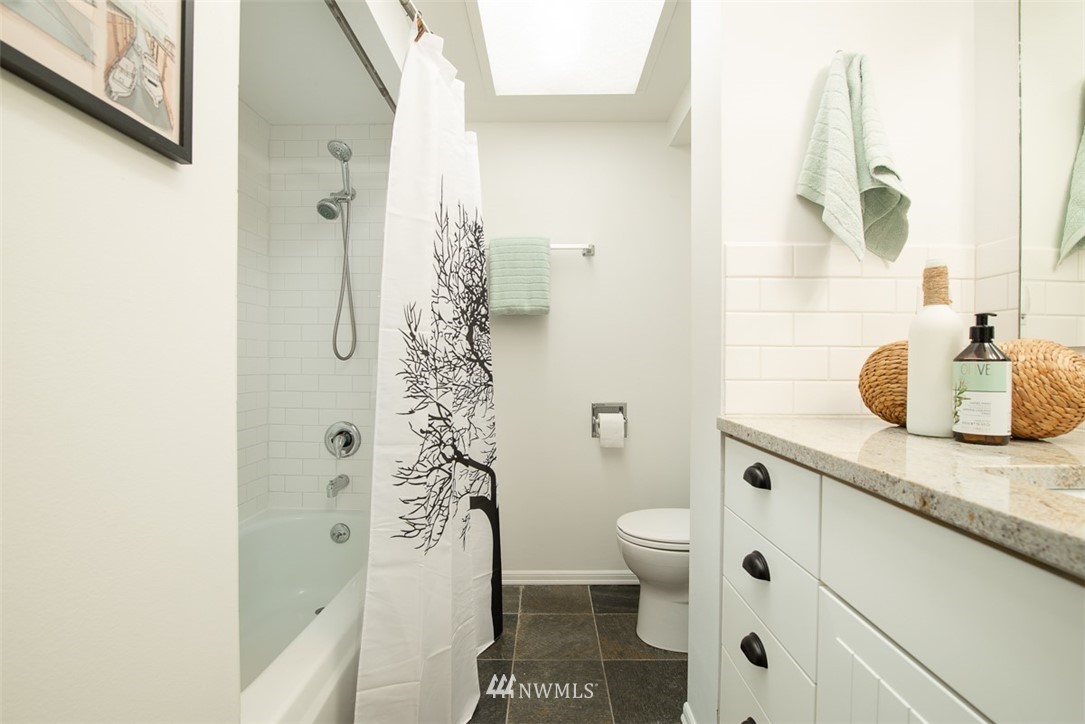 3200 West Commodore Way, Unit 109 Seattle, WA 98199 - Photo 10 of 18 Gallery Image 10