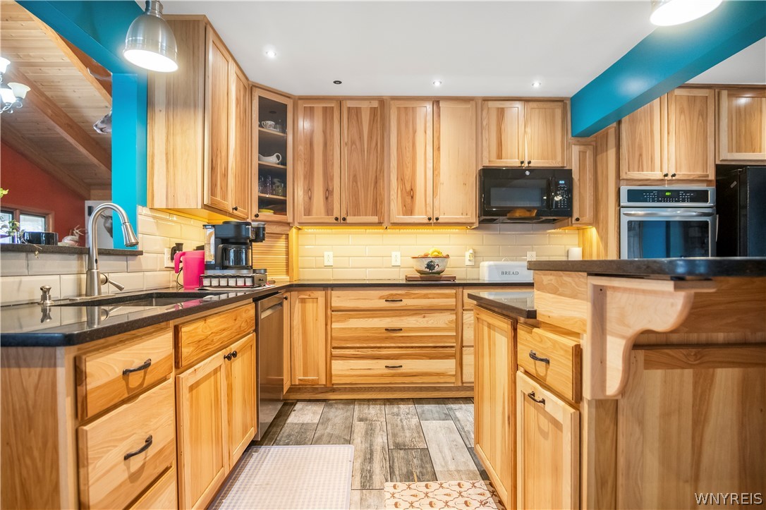 2995 Krueger Road Wheatfield, NY 14120 - Photo 28 of 49 KITCHEN