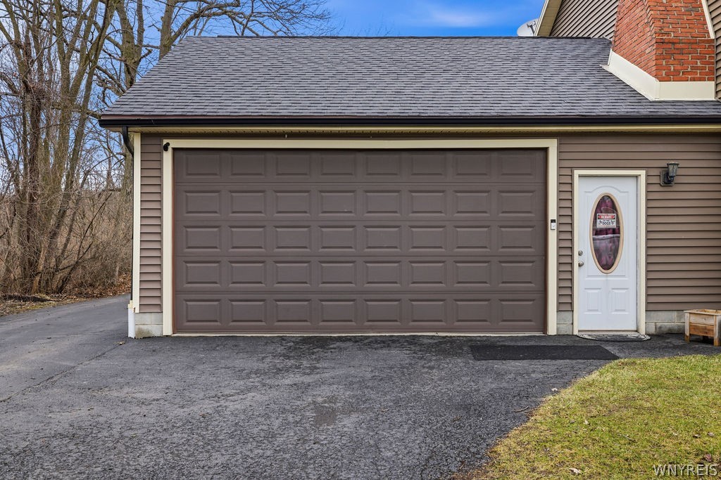 2995 Krueger Road Wheatfield, NY 14120 - Photo 4 of 49 ATTACHED GARAGE