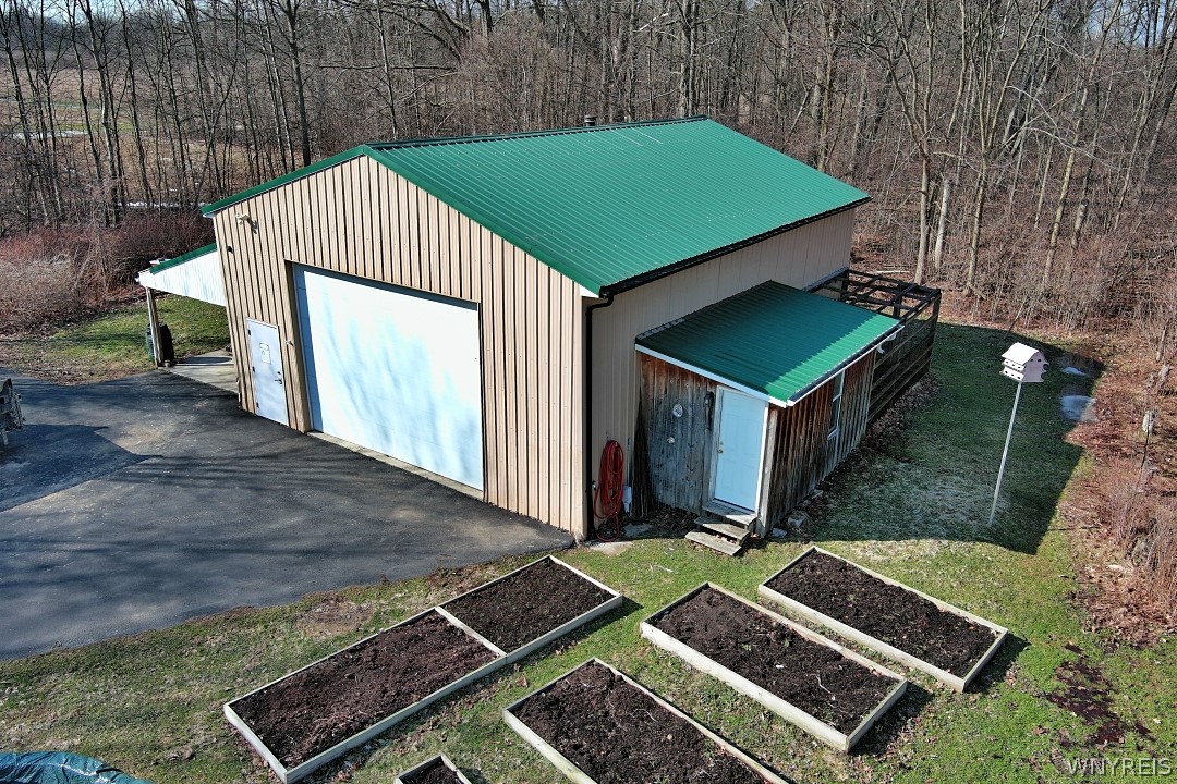 2995 Krueger Road Wheatfield, NY 14120 - Photo 44 of 49 CHICKEN COOP