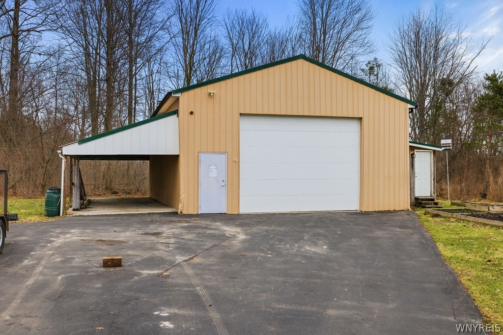 2995 Krueger Road Wheatfield, NY 14120 - Photo 5 of 49 CARPORT/OUTBLDG