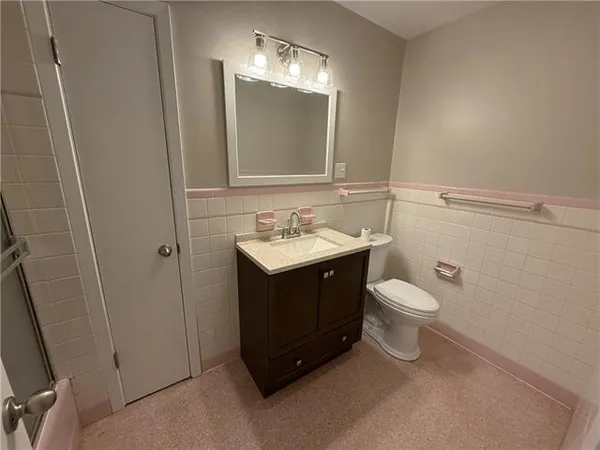 $299,900 | 42 Marie Drive, Gretna, LA 70053