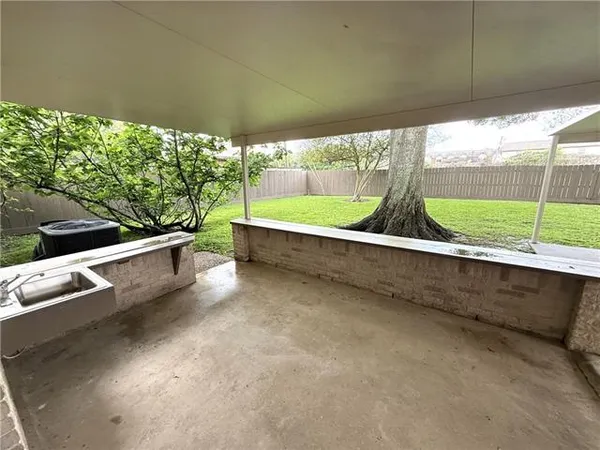 $299,900 | 42 Marie Drive, Gretna, LA 70053