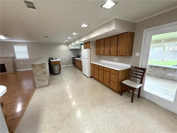 $299,900 | 42 Marie Drive, Gretna, LA 70053