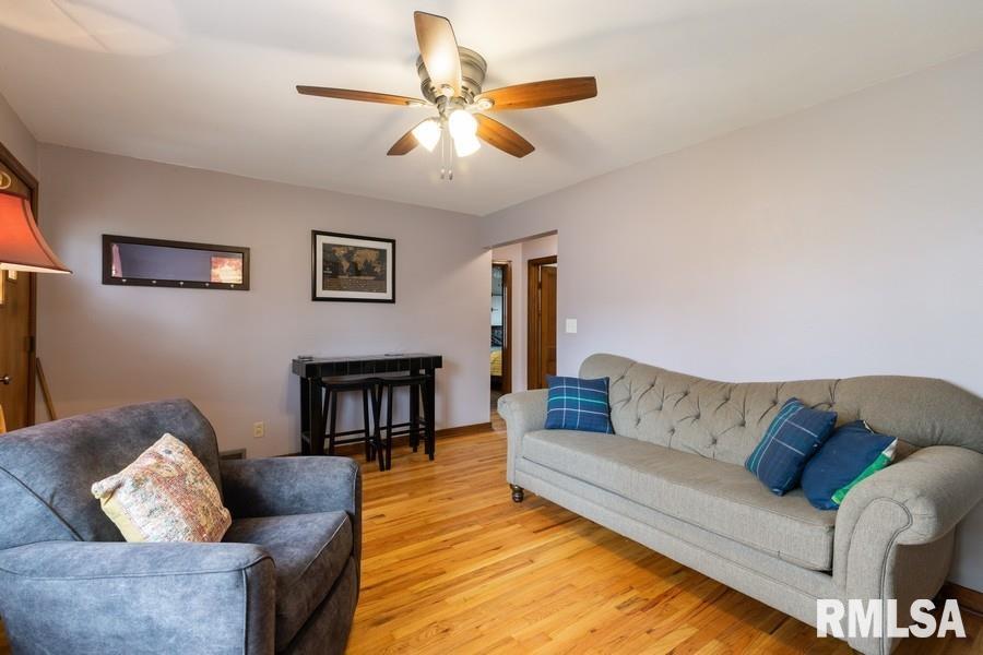 3221 9th Street Moline, IL 61265 - Photo 3 of 15 Gallery Image 3