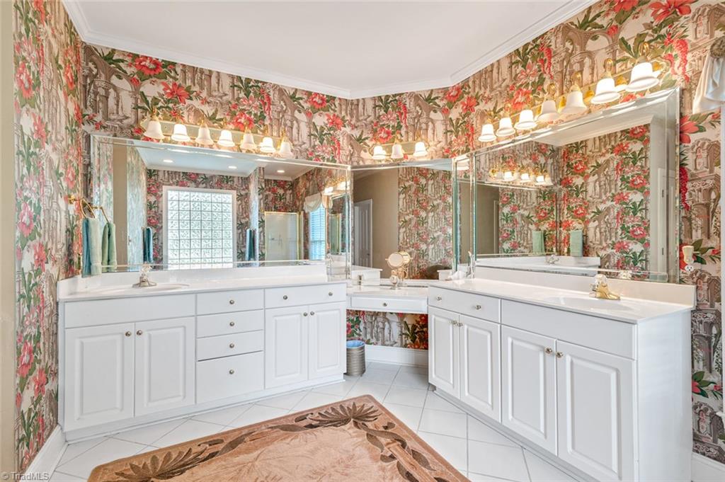 3916 Wesseck Drive High Point, NC 27265 - Photo 11 of 22 Gallery Image 11