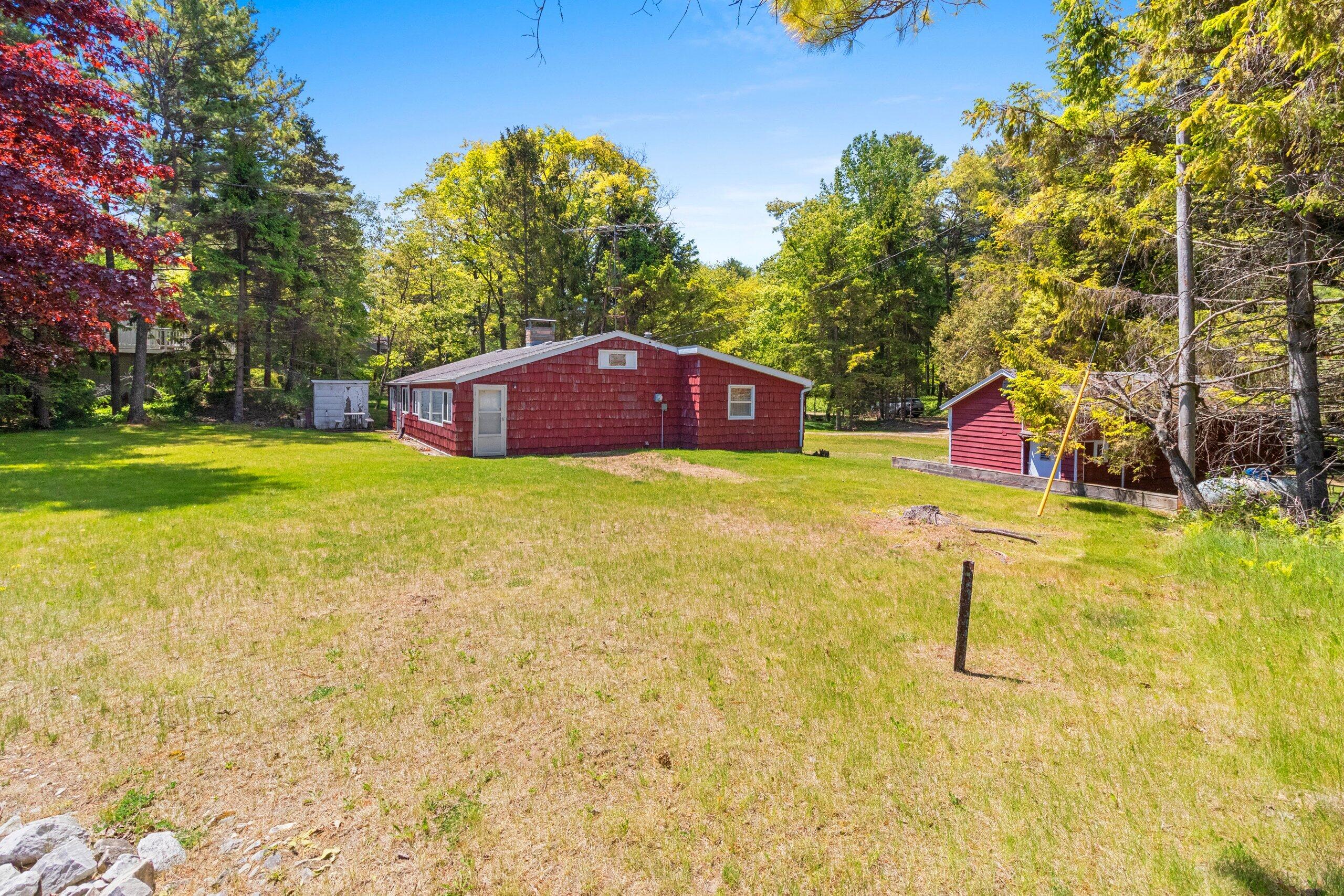 11009 Lake Drive Two Rivers, WI 54241 - Photo 7 of 55 008-11009LakeDrive-TwoRivers-WI-54241-SM