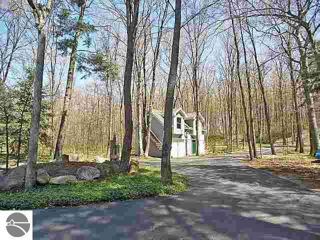 2379 Eimen Road Traverse City, MI 49686 - Photo 6 of 9 1678264-5.JPG