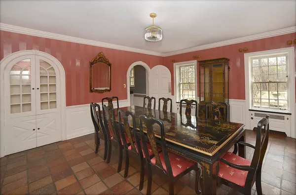 $700,000 | 2221 Twin Oak Road, Peru, IL 61354