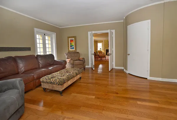 $700,000 | 2221 Twin Oak Road, Peru, IL 61354