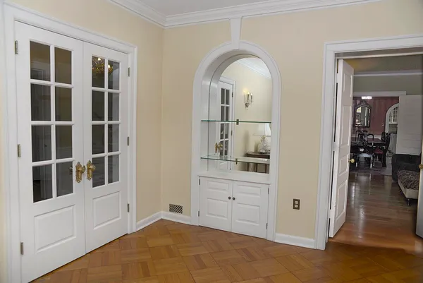 $700,000 | 2221 Twin Oak Road, Peru, IL 61354