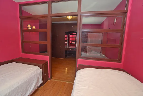 $700,000 | 2221 Twin Oak Road, Peru, IL 61354