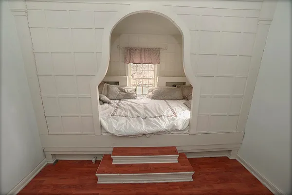 $700,000 | 2221 Twin Oak Road, Peru, IL 61354