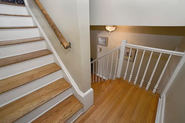 $700,000 | 2221 Twin Oak Road, Peru, IL 61354