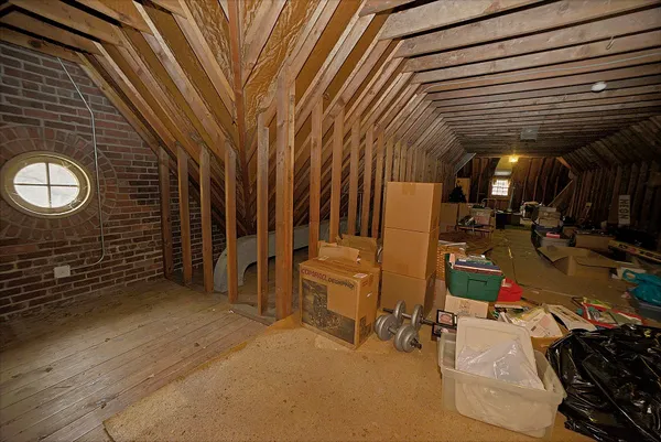 $700,000 | 2221 Twin Oak Road, Peru, IL 61354