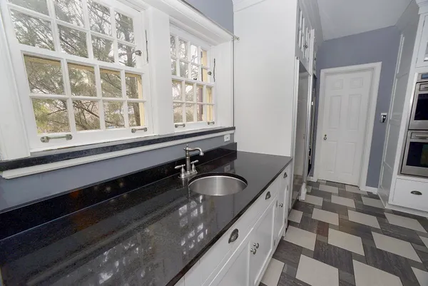 $700,000 | 2221 Twin Oak Road, Peru, IL 61354