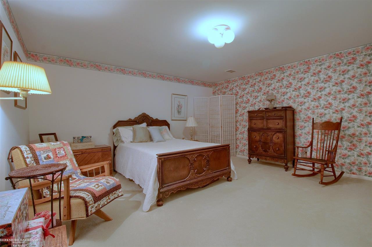 1610 East Gunn Road Rochester, MI 48306 - Photo 27 of 38