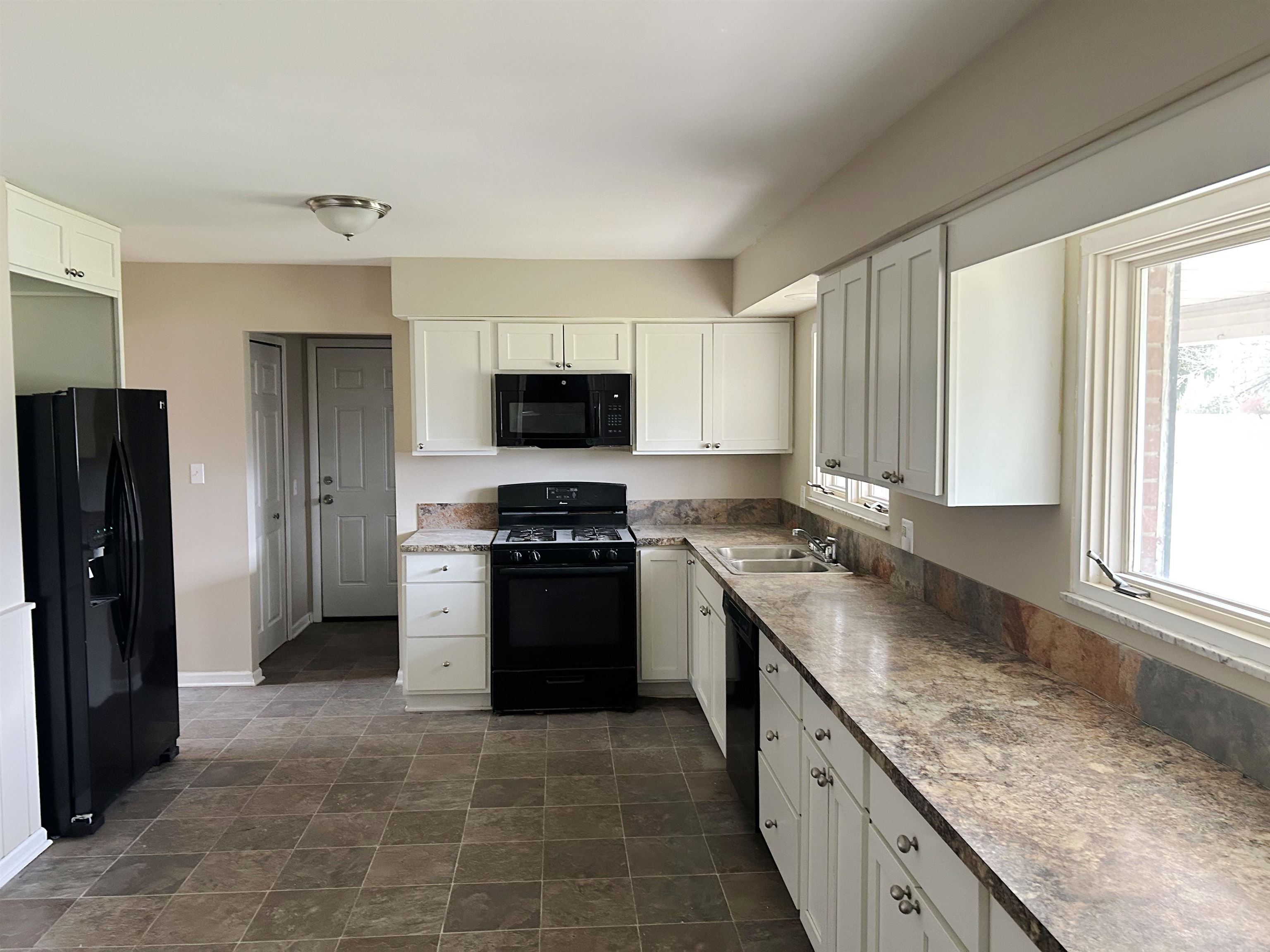 5320 Duffield Road Swartz Creek, MI 48473 - Photo 2 of 17 50160636-e51854d4-44c5-4009-bfb8-a3922098b285.JPG