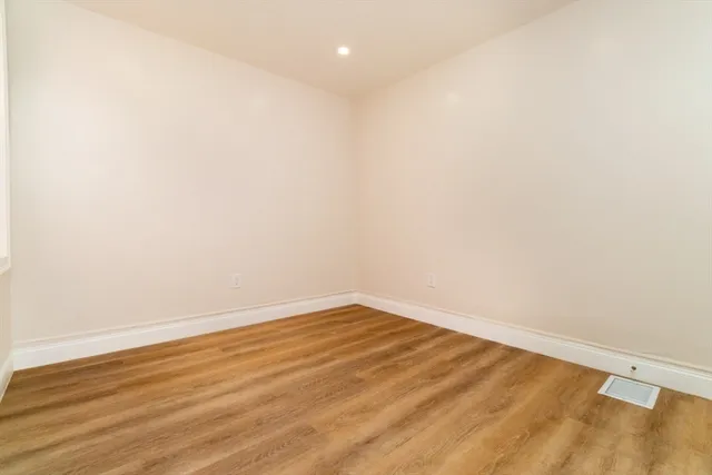 $3,000 | 331 Centre Street, Unit 2A, Boston, MA 02130