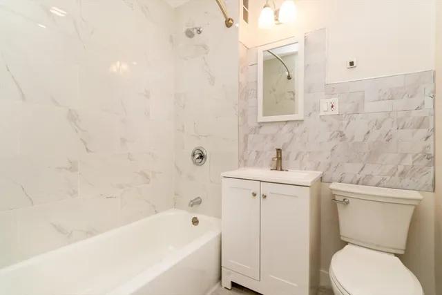 $3,000 | 331 Centre Street, Unit 2A, Boston, MA 02130