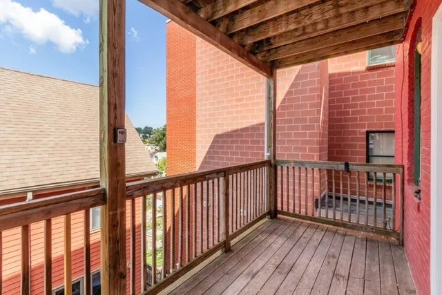 $3,000 | 331 Centre Street, Unit 2A, Boston, MA 02130