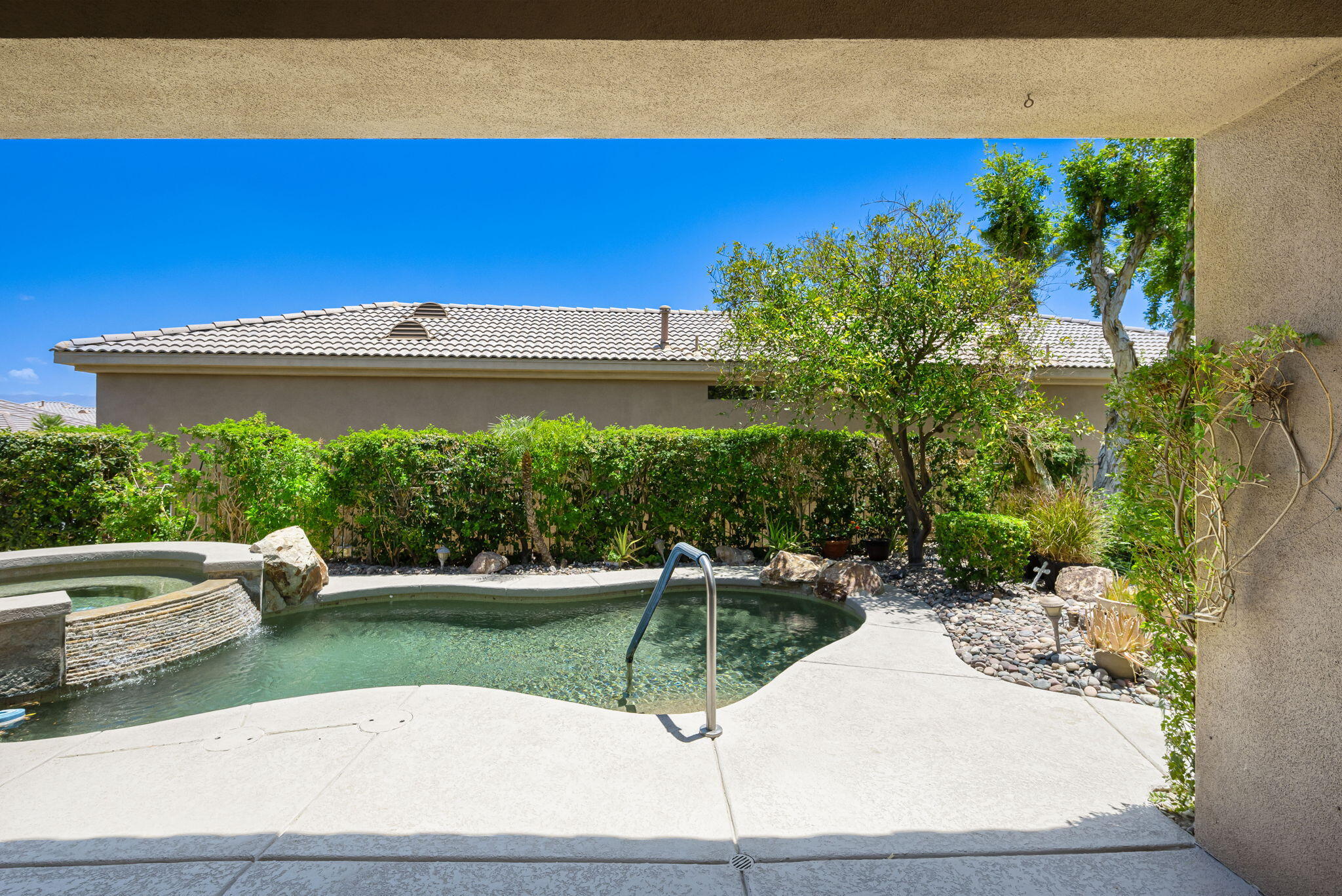 44528 Knightswood Road Indio, CA 92201 - Photo 32 of 46 a view of backyard with outdoor seating