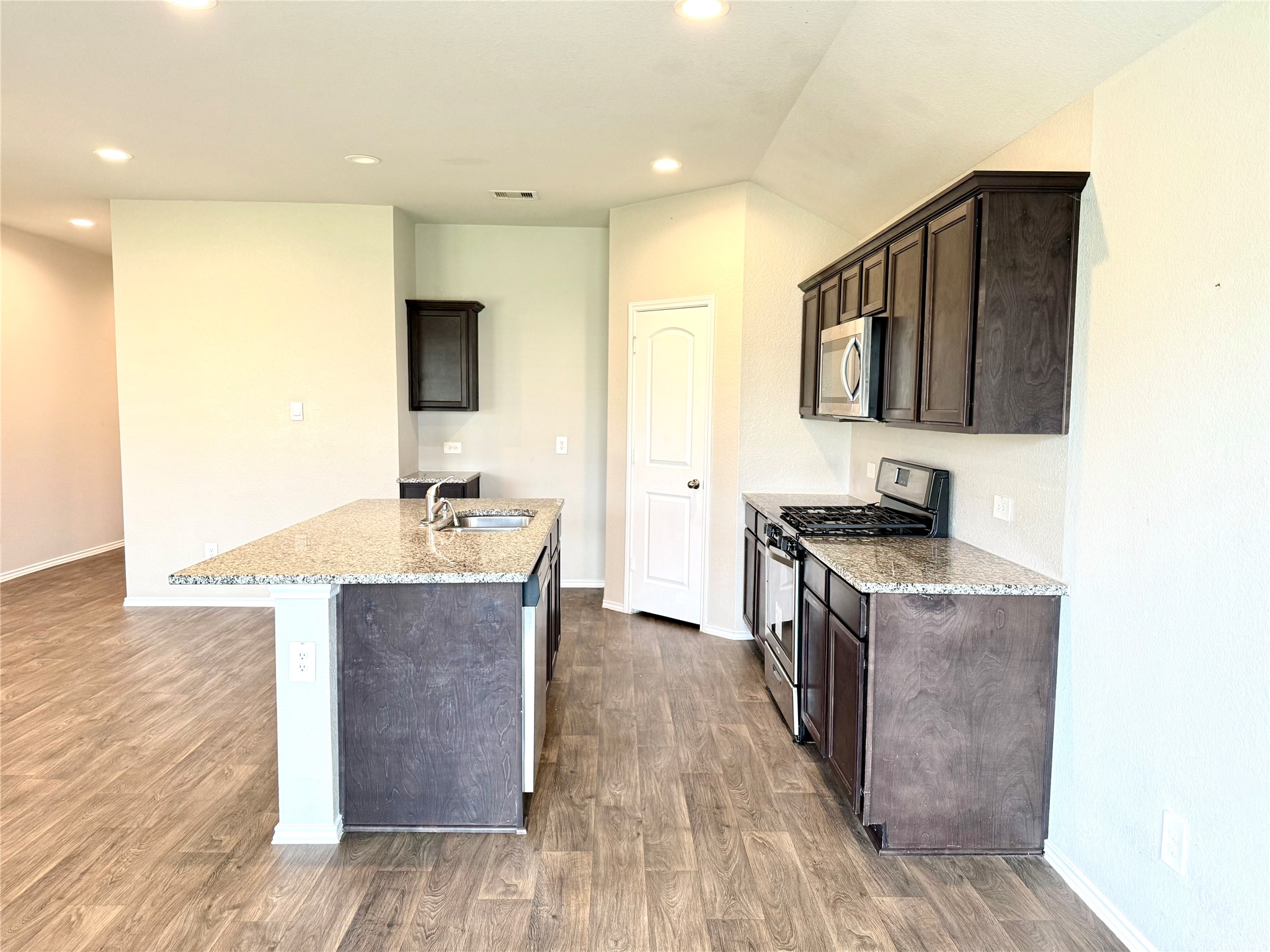 2315 Chaparrel Clf Trail Spring, TX 77373 - Photo 7 of 34