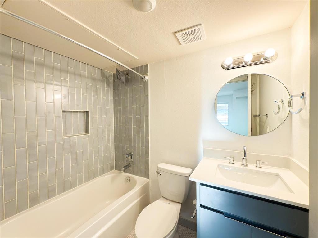 4526 Munger Avenue, Unit 204 Dallas, TX 75204 - Photo 13 of 20