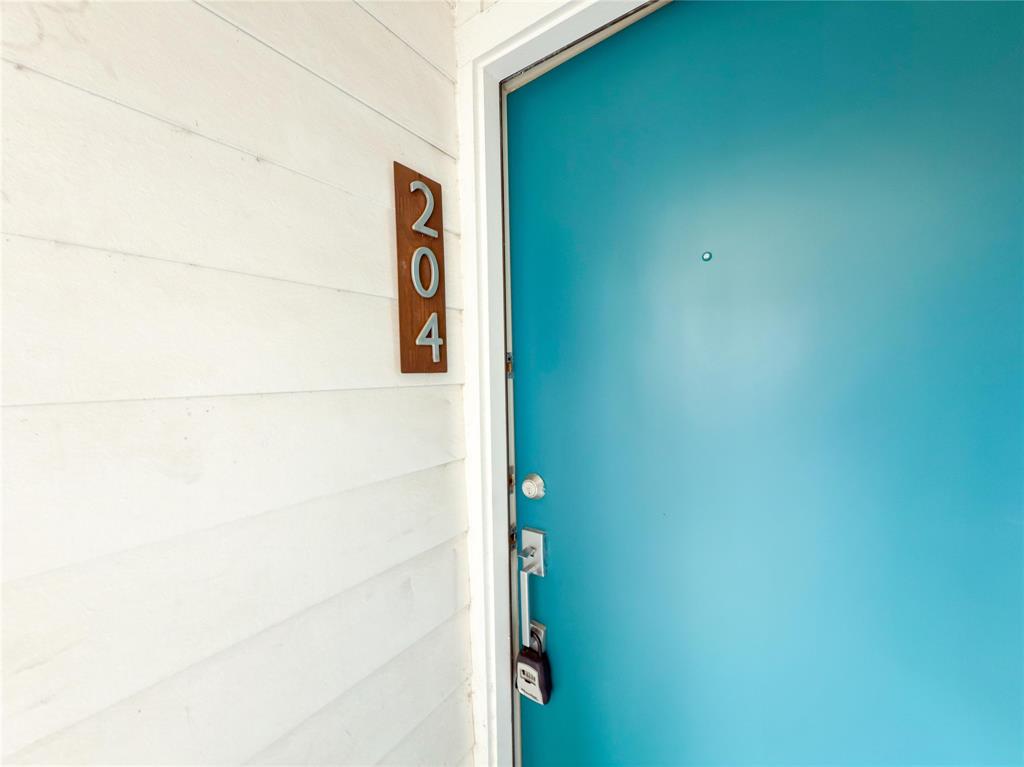 4526 Munger Avenue, Unit 204 Dallas, TX 75204 - Photo 4 of 20