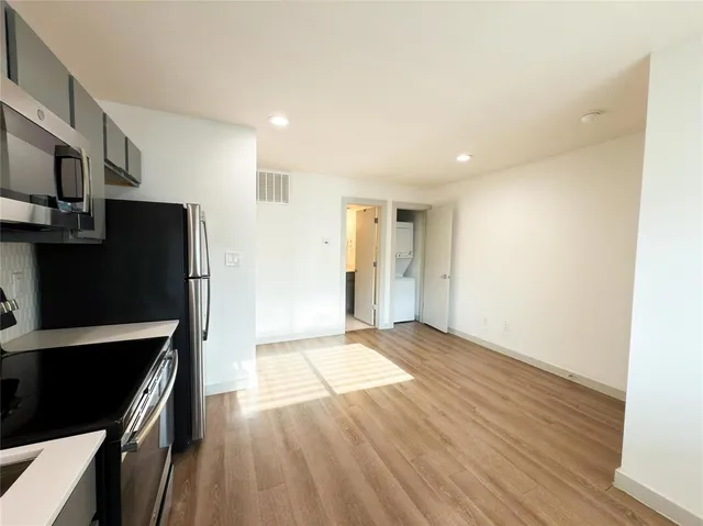 $799 | 4526 Munger Avenue, Unit 204, Dallas, TX 75204