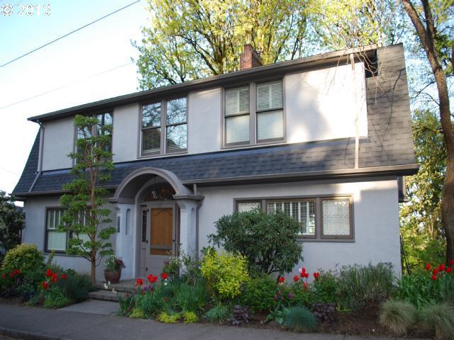 2764 Southwest Summit Drive Portland, OR 97201 - Photo 1 of 12 Gallery Image 1