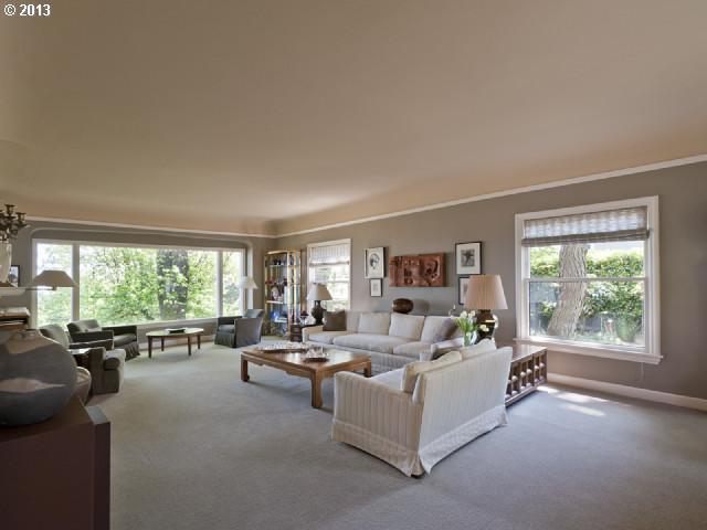 2764 Southwest Summit Drive Portland, OR 97201 - Photo 4 of 12 Gallery Image 4
