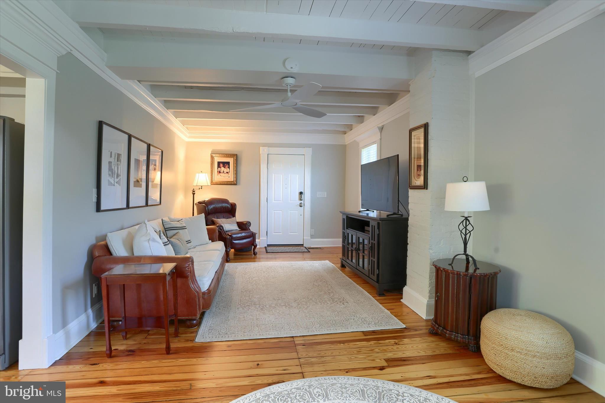 737 Piketown Road Harrisburg, PA 17112 - Photo 7 of 73 Living Room