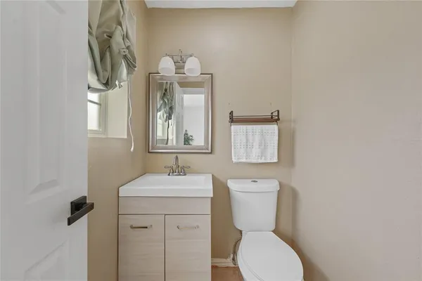 $240,000 | 1605 East Lovers Lane, Arlington, TX 76010