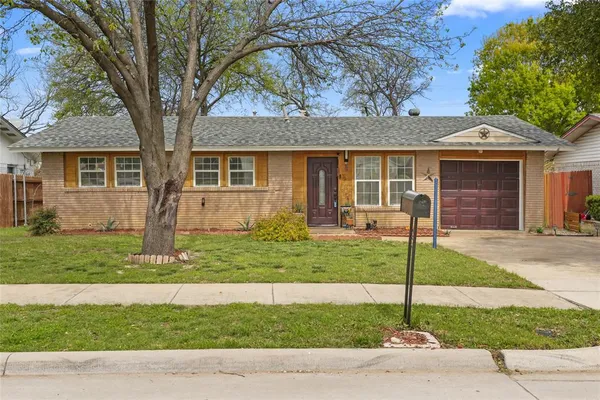 $240,000 | 1605 East Lovers Lane, Arlington, TX 76010