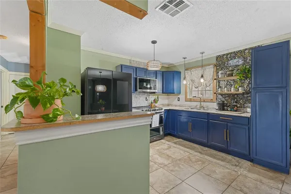 $240,000 | 1605 East Lovers Lane, Arlington, TX 76010