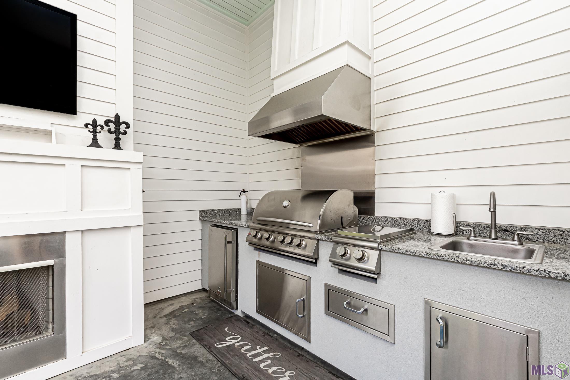 6324 Muir Street Baton Rouge, LA 70817 - Photo 17 of 22 Outdoor Kitchen