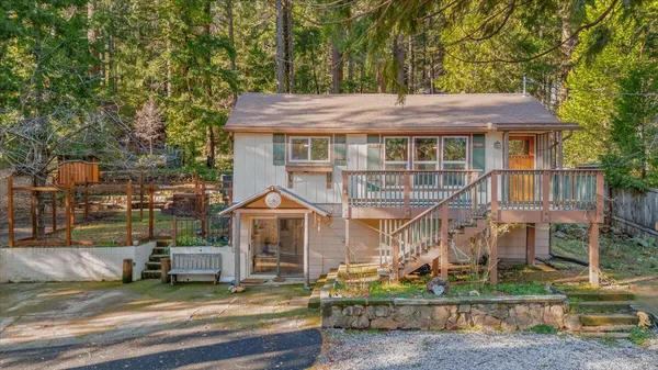 $379,000 | 30684 Crag View Drive, Dunsmuir, CA 96025