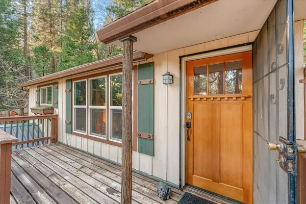 $379,000 | 30684 Crag View Drive, Dunsmuir, CA 96025